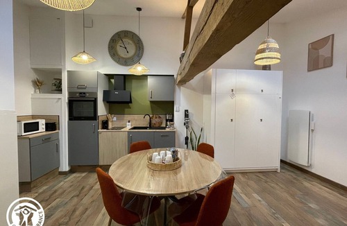 Saint-Hilaire-le-Vouhis Cottage | Cottage for 2 in Vendée, near Puy du Fou