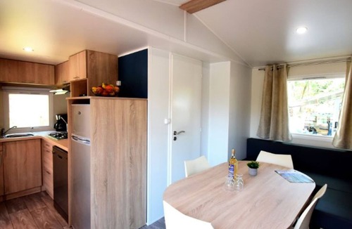 Saint-Julien-des-Landes RV Rental | Cottage PARKS La Forêt - Château Vendée