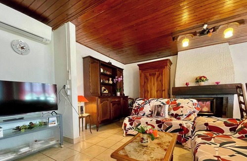 Saint-Julien-des-Landes Cottage | Cottage in the village center - 6 guests
