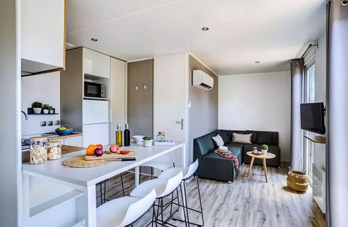 Maisons-Laffitte House | Cottage Friends 7 rooms 10 persons Air-conditioned *