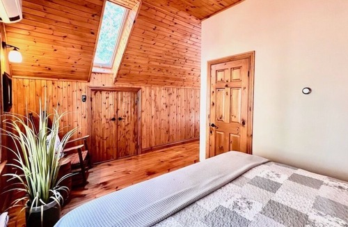 Norland Cottage | Cottage Gem on Shadow Lake
