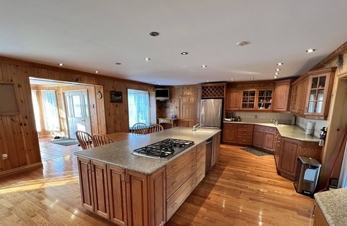 Marmora Cottage | Cottage Getaway with Indoor Pool