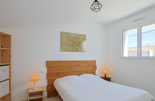 Bretignolles-sur-Mer Cottage | Cottage 'Gîte Les Oyats' with Terrace, Garden & Wi-Fi