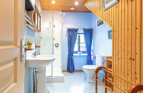 Moutiers-sur-le-Lay House | Cottage 'Gite Du Moulin Du Lay' with Private Terrace and Private Garden