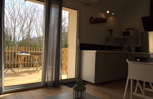 Sarrians Cottage | Cottage 'Gîte Chez Augustine' with Wi-Fi and Air Conditioning