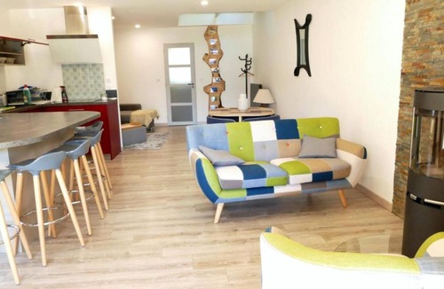 Guchan House | Cottage 'Gite De Charme A Guchan Avec Vue' with Private Terrace, Balcony and Wi-Fi