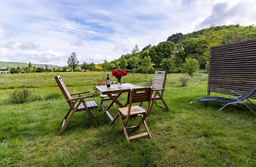 Condat-sur-Vezere House | Cottage 'Gîte 3' with Mountain View, Shared Pool and Wi-Fi