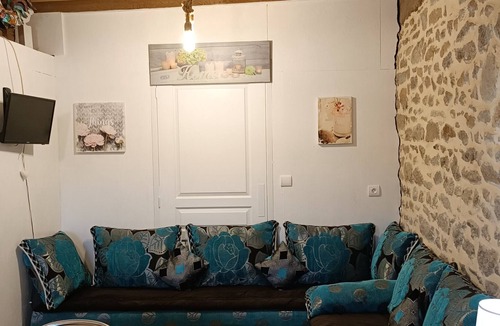 Moulins-le-Carbonnel Other | Cottage in a farm for 6 people