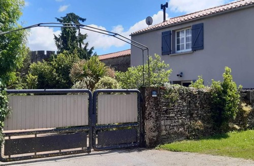 Talmont-Saint-Hilaire House | Cottage in an old farmhouse