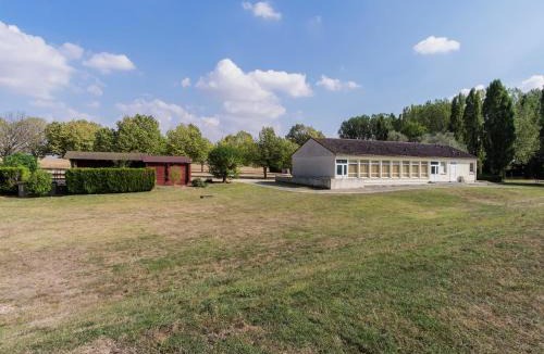 Giroux House | Cottage in an old remote farmhouse