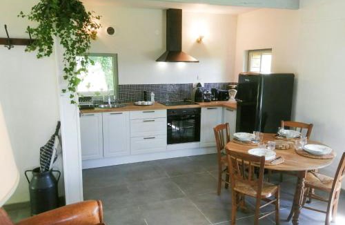 Limesy House | Cottage In Château Grounds Near Rouen
