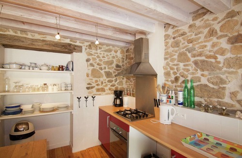 Roussines Cottage | Cottage in Dordogne with Accessible Terrace