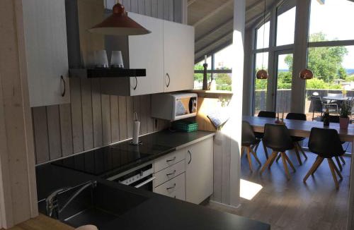 Grønninghoved Strand House | Cottage In Grønninghoved With View