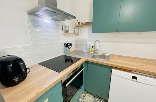 Luzille Cottage | Cottage in Luzillé with private garden and air conditioning