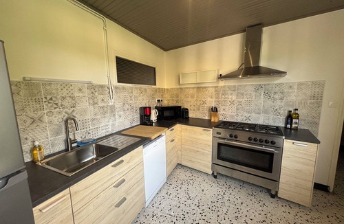 Barjac House | Cottage in Mas, private pool at the cottage, near Uzes