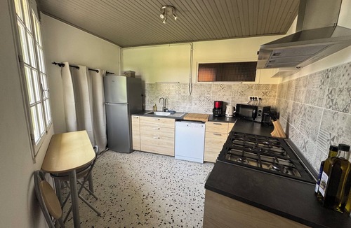 Barjac House | Cottage in Mas, private pool at the cottage, near Uzes