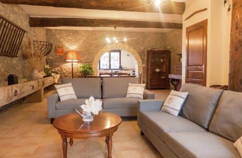 Montbrun-des-Corbieres House | Cottage in Montbrun near Midi Canal