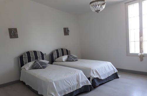 Capestang House | cottage in old vineyard