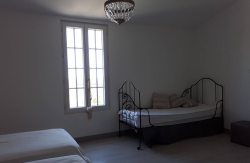 Capestang House | cottage in old vineyard