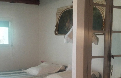 Capestang House | cottage in old vineyard