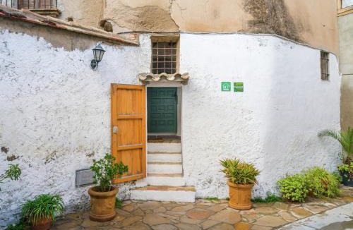 Pacs del Penedes House | Cottage in Pacs near St Marti Sarroca Castle