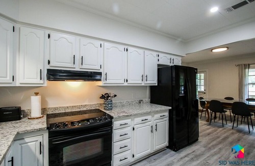 Richmond Hill House | Cottage in Richmond Hill, Pet Friendly with King Bed