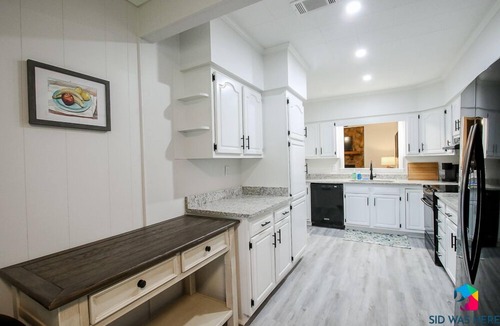 Richmond Hill House | Cottage in Richmond Hill, Pet Friendly with King Bed