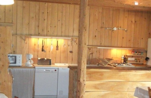 Bagnols-sur-Ceze Other | cottage in stone farmhouse surrounded by vineyards and olive trees.