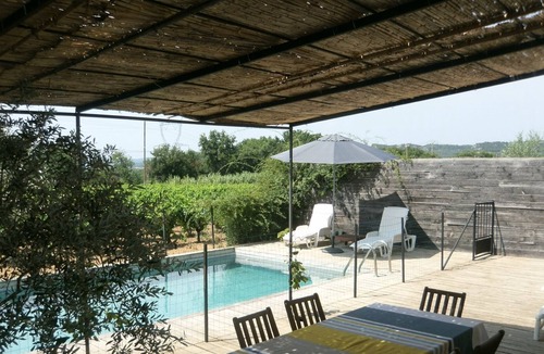 Bagnols-sur-Ceze Other | cottage in stone farmhouse surrounded by vineyards and olive trees.