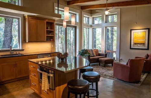 Nevada City Cottage | Cottage in the Cedars