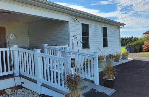 Boyds Cottage | Cottage in the Country, walk to miles of hiking trails, close to restaurants