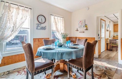 Cuyahoga Falls House | Cottage in the Falls, 2 b, 2 bath, fireplace