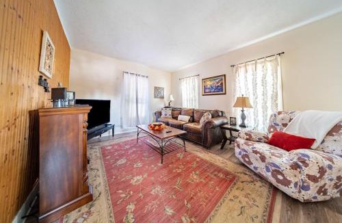 Cuyahoga Falls House | Cottage in the Falls, 2 b, 2 bath, fireplace