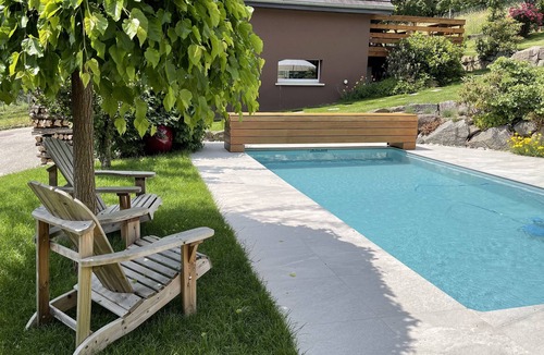 Buhl Cottage | Cottage in the forest with heated pool from May to October