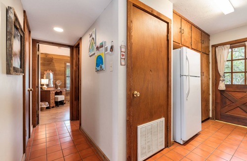 Concan Cottage | Cottage in the heart of Concan surrounded by nature & less than 5-minute drive to THE Frio River