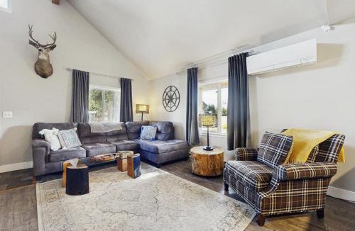 McCall House | Cottage in the Pines