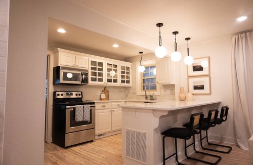 Fayetteville Cottage | Cottage in the shadow of the stadium!