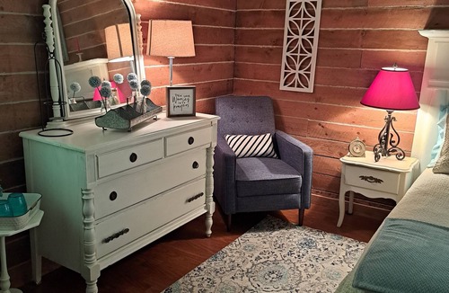 Sweet Valley Bed & Breakfast | Cottage in the Woods B&B=The Bluebird Bungalow