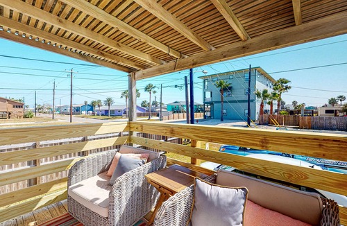 Shibui Sands House | Cottage in Town, Pet Friendly