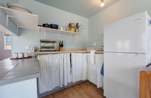 Turkey Point Cottage | Cottage in Turkey Point - beachfront (FREE PONTOON/SEADOO RENTAL INCLUDED)
