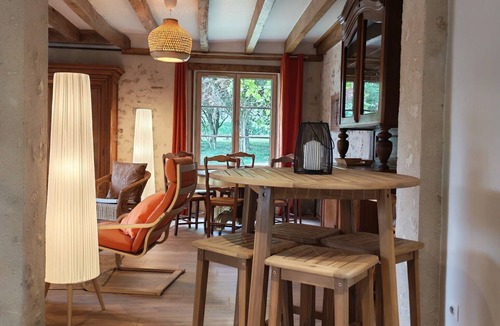 Chedigny House | Cottage “Ishi To Ki” with Shared Pool, Private Terrace, and Wi-Fi