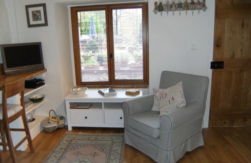 Dinan Apartment | Cottage Jasmine- In A Garden Setting With Views Over The Rooftops Of Dinan