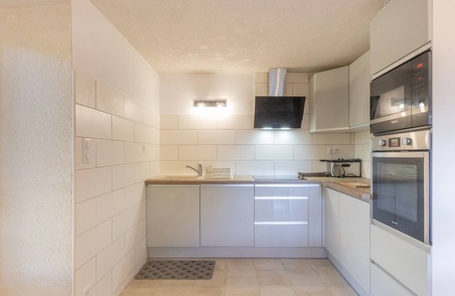 Les Assions Cottage | Cottage 'L'Ancienne Estable' with Private Terrace, Private Garden and Air Conditioning
