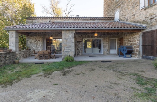 Les Assions Cottage | Cottage 'L'Ancienne Estable' with Private Terrace, Private Garden and Air Conditioning