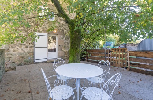 Les Assions Cottage | Cottage 'L'Ancienne Estable' with Private Terrace, Private Garden and Air Conditioning