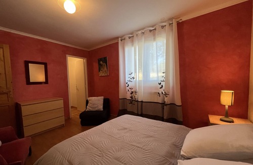 Besse-en-Chandesse House | Cottage 'La Datcha' with Mountain View, Private Garden and Wi-Fi
