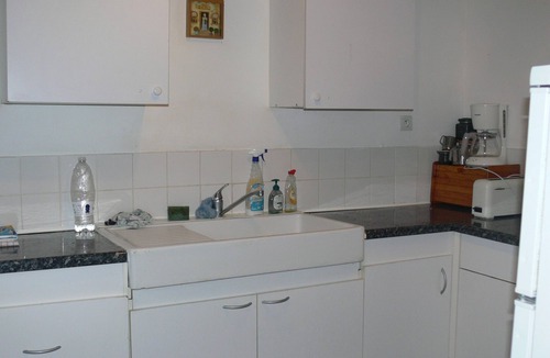 Allonnes House | Cottage 'La Laverie' with Shared Pool, Shared Garden and Wi-Fi