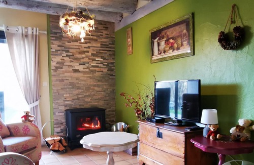 Campan Cottage | Cottage "La maison de Pascaline" Summer or winter, happiness will be there