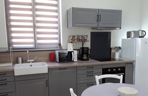Saint-Denis House | Cottage "La Salamandre" 4 people in Saint-Denis.