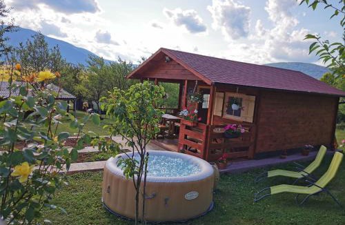 Plitvicka Jezera House | Cottage La Sierra with JACUZZI